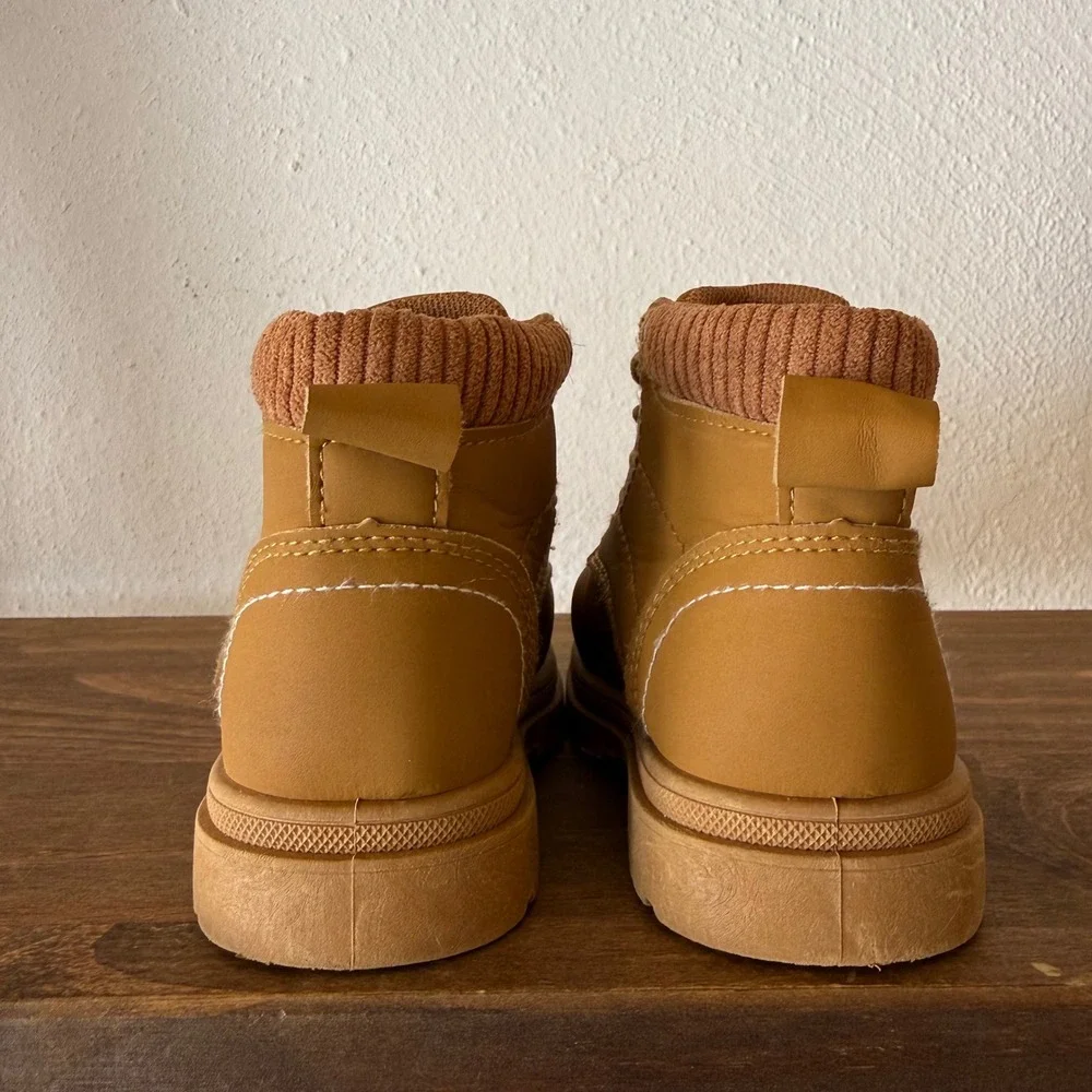 Daclay-7 Toddler Hiking Boots Tan Lace Up Size 6 aprox Casual Work Boots